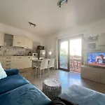 Nefhouse 83 *