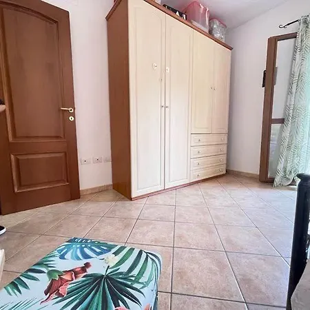 Nefhouse 83 Ferienhaus Tanaunella